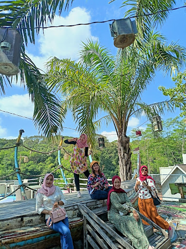 Wisata Hidden Gem di Jogja, Ada La Barka dengan Jeep Susur Sungai Progo