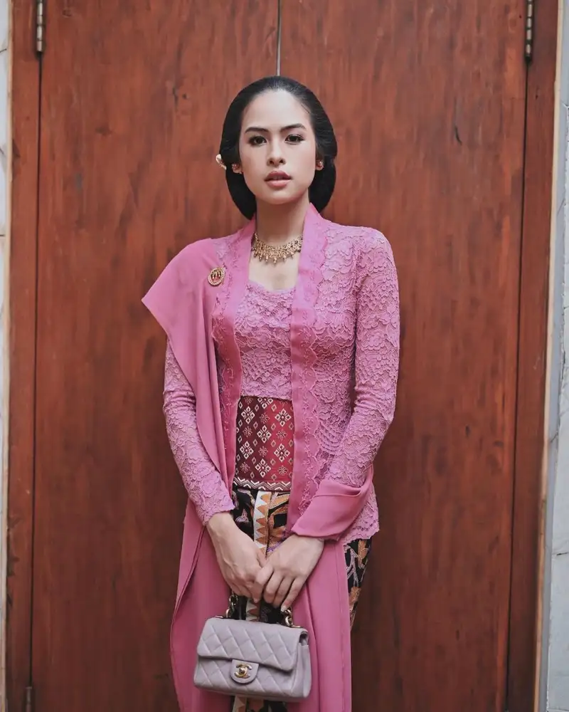 kebaya khas Jogja hamzah batik
