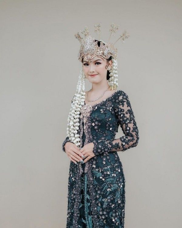 kebaya khas sunda untuk pernikahan
