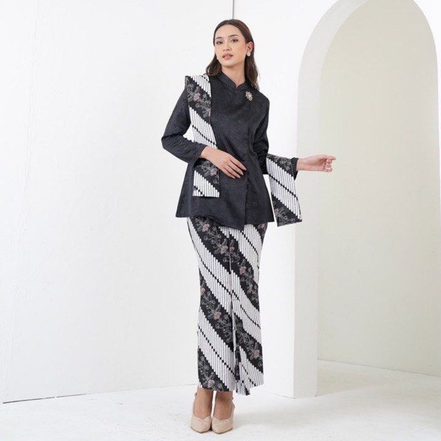 Mengenal Kebaya Janggan Dari Sejarah Hingga Tips and Trick