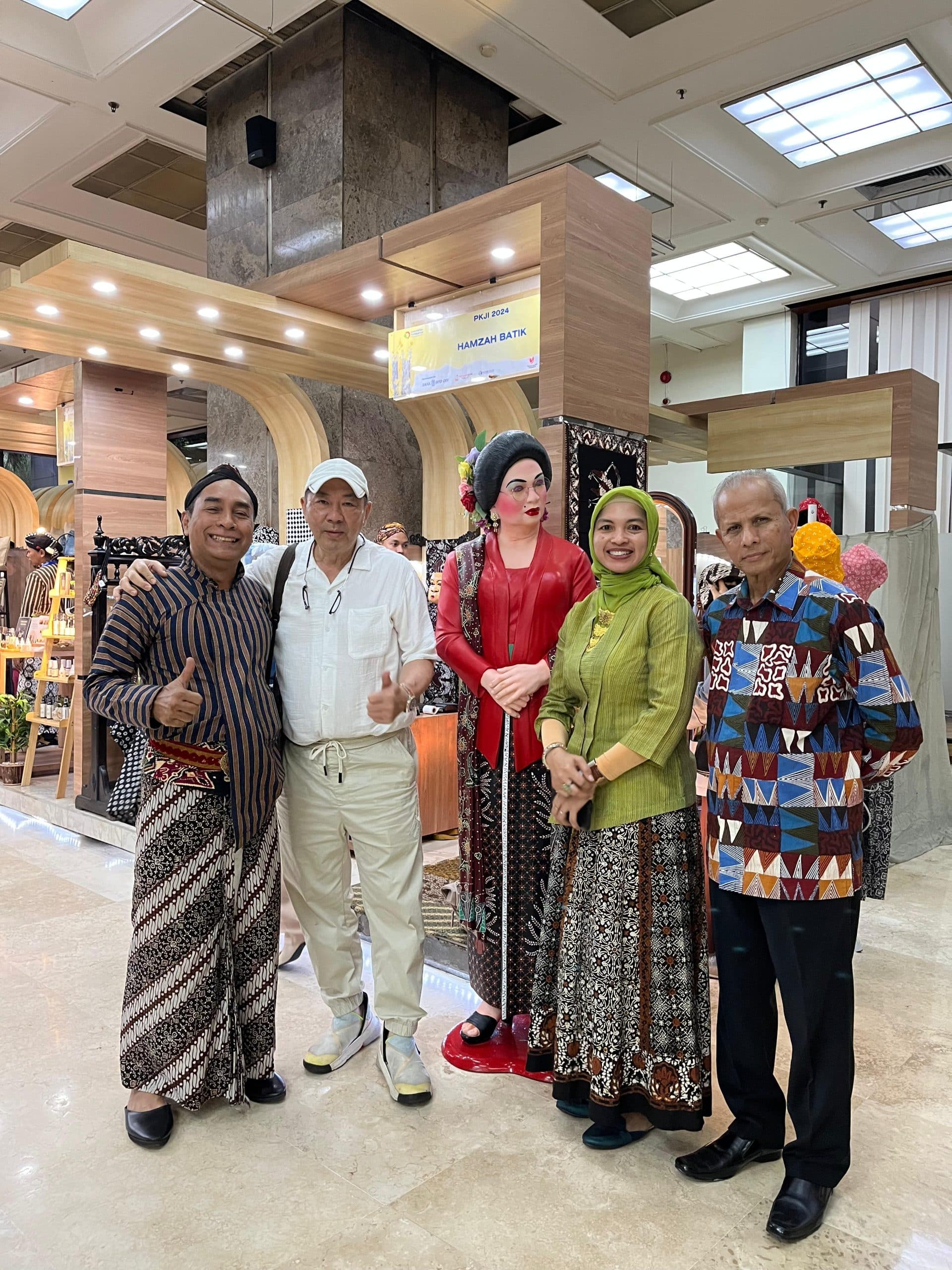 hamzah batik di pameran kerajinan jogja istimewa