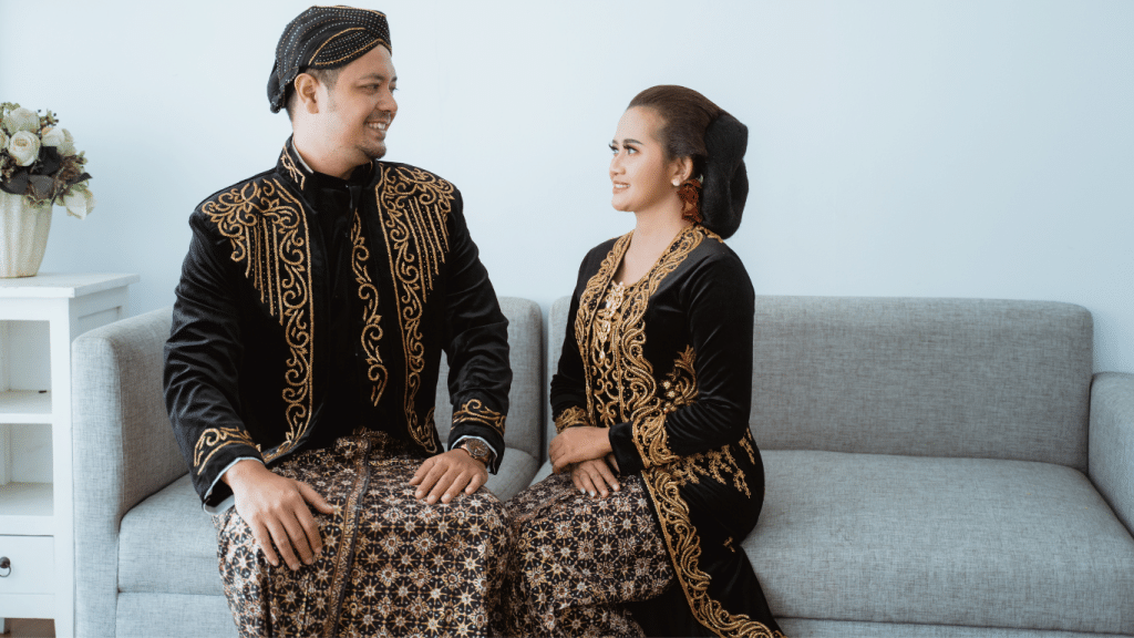 batik truntum yang berarti cinta dan kesetiaan