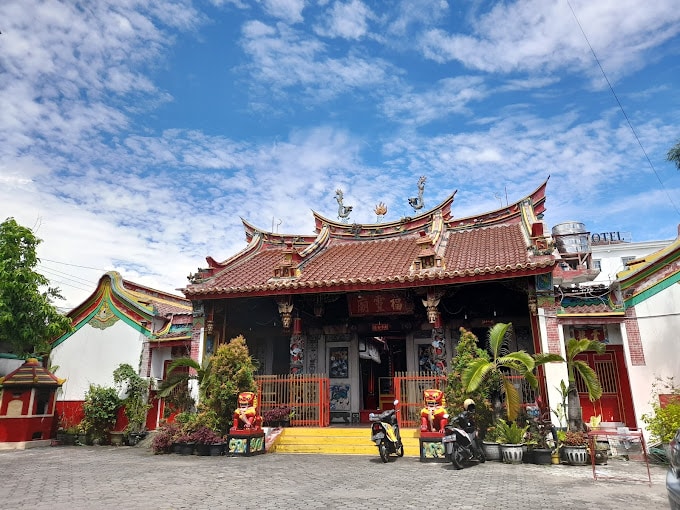 kelenteng poncowinatan