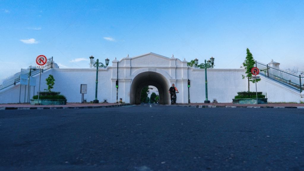 Sejarah Plengkung Gading hingga Penutupannya