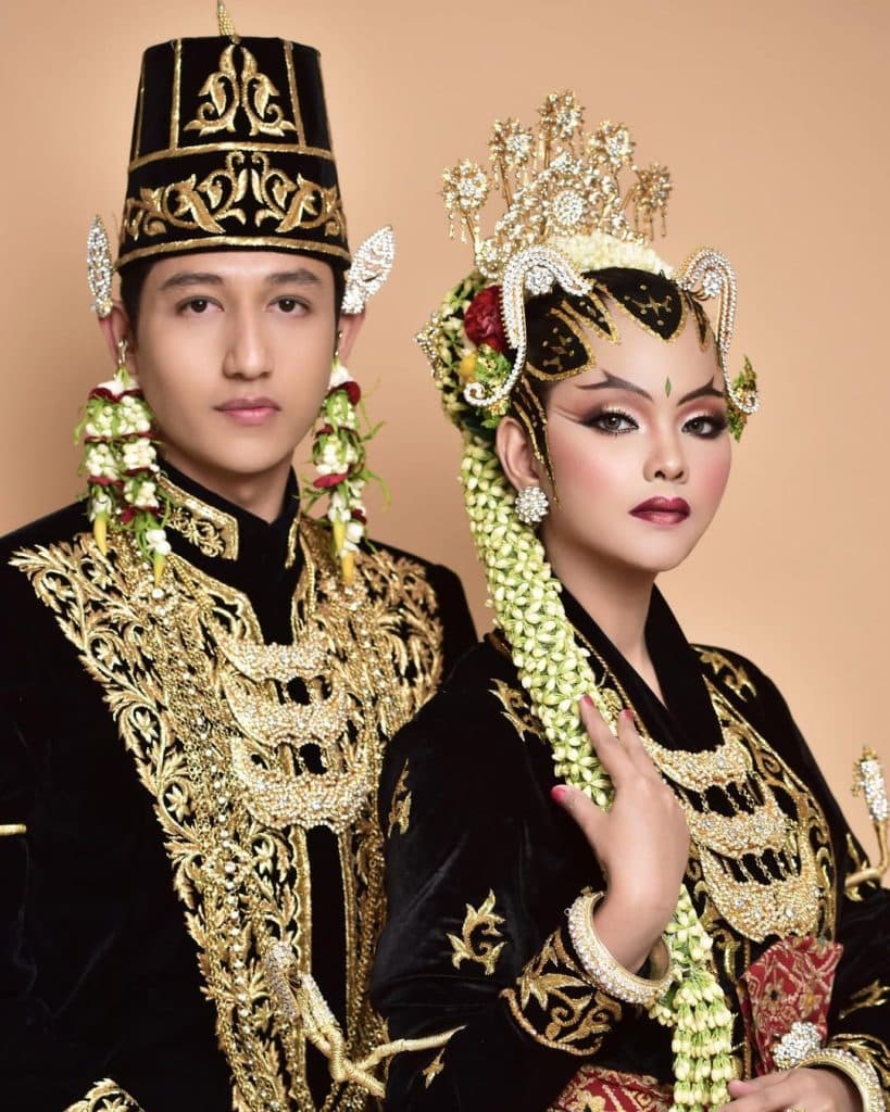 pakaian adat jogja paes jangkeng