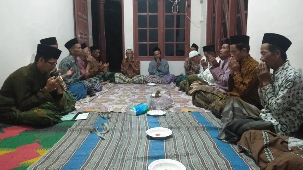 Tradisi Tahlilan Peringatan Kematian 7, 40, 100, dan 1000 Hari di Jawa