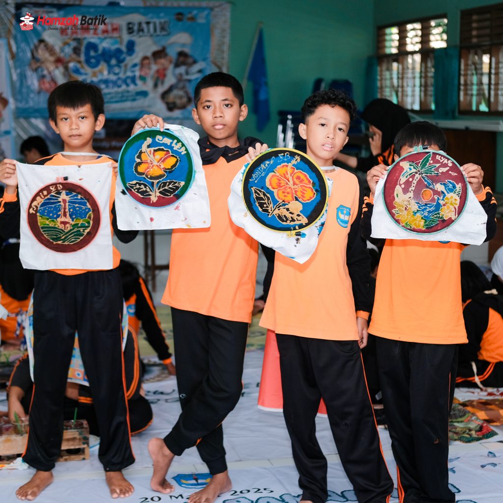 Hari Pertama Kreasik Batik Asik Goes to School di SD Sonosewu
