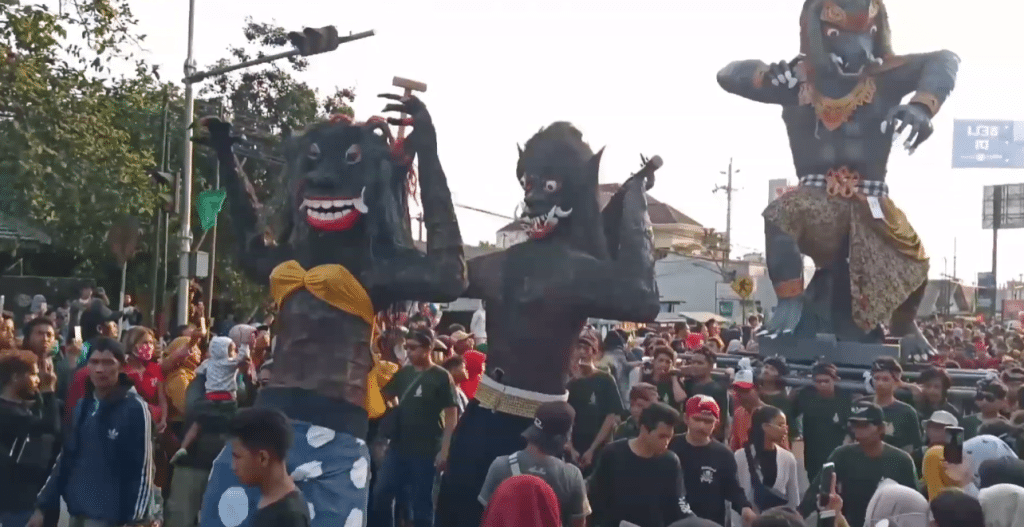 Mengenal Tradisi Saparan Arak-Arakan Ogoh-ogoh Bekakak